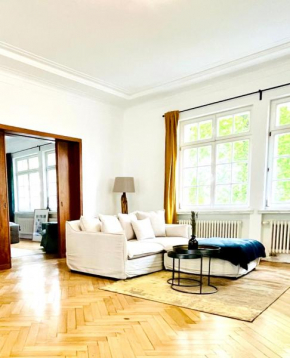 Luxusapartment im Dichterviertel *Garten*Parkplatz*Wifi*